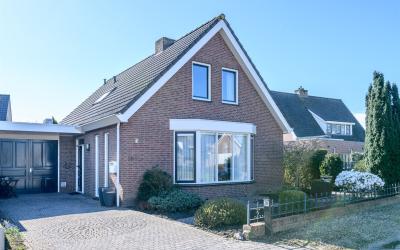 Dorpsstraat 30