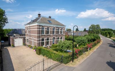 Raadhuisdijk 18