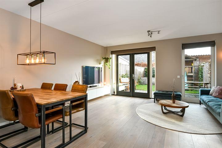Tussenwoning te koop: Colosseum 25A, Elst
