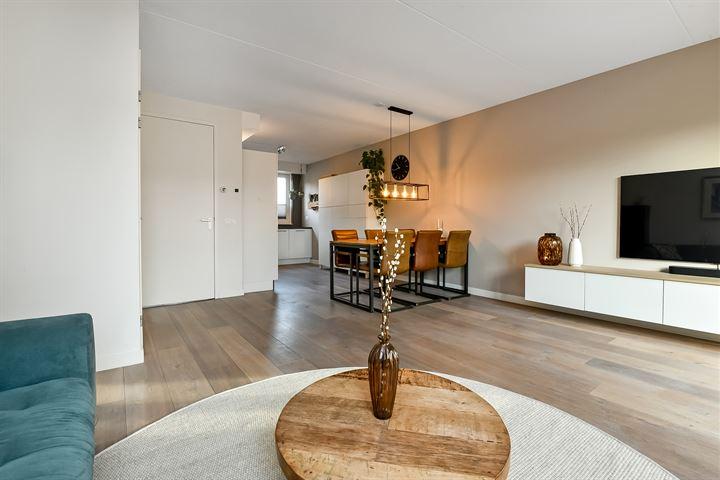 Tussenwoning te koop: Colosseum 25A, Elst