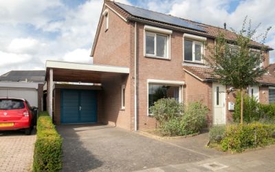 Reuvekampst. 23