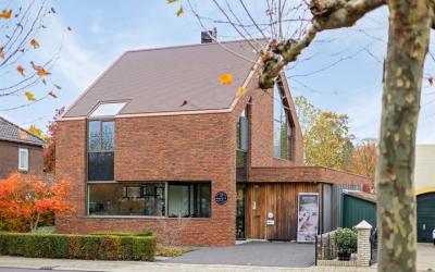 van Ambestraat 10