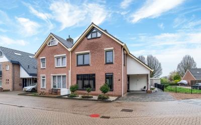 Distelakker 37