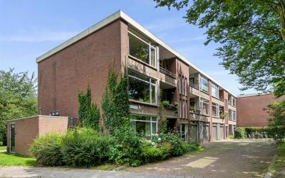 Van Houtens. 16
