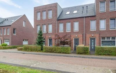 Roseboomlaan 24