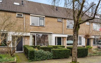 Hof van Put. 24