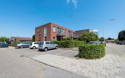 Van Brienen. 7-5