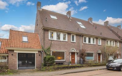 Bernard Zwe. 49