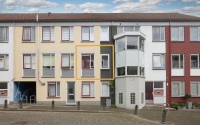 Van Hasselt. 73