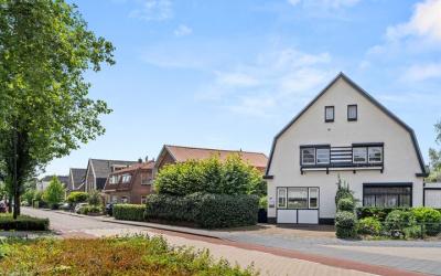 Leeuwenstra. 28