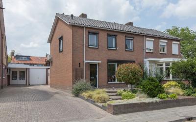 Oude Doesbu. 67