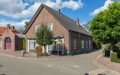 Dorpstraat 24