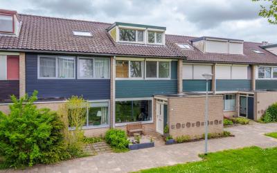 Van der Hoe. 72