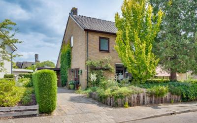 Van der Waalslaan 4