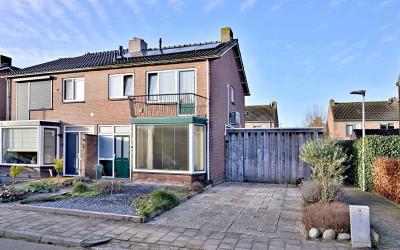 Mezenstraat 15