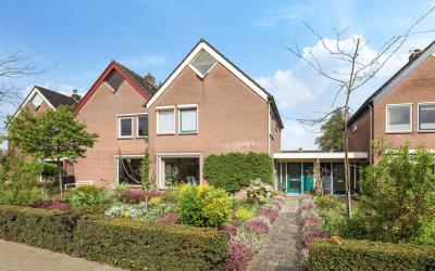 Dorpsstraat 21
