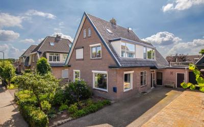 Steenbakker. 40