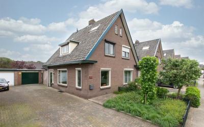 Steenbakker. 42