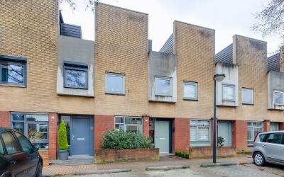 Hof van Par. 84