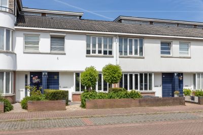 Hof van Bru. 20