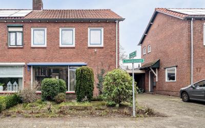 Troelstrast. 19