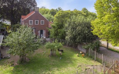 den Dam 32