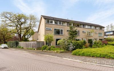 van Essenst. 105