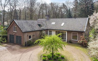 Oude Larens. 32