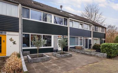 Houtsnijder. 834