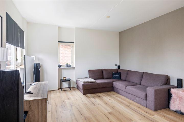 Appartement te koop: De Eglantier 317, Apeldoorn