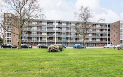 Van Houtens. 60