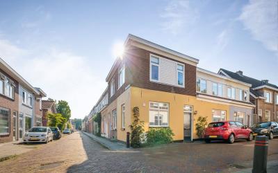 Perestraat 1