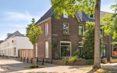 Diepenveens. 66