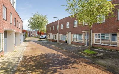 Burg. Van Doorninckstraat 8
