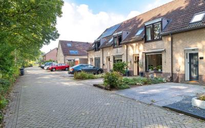 Weg door de. 35