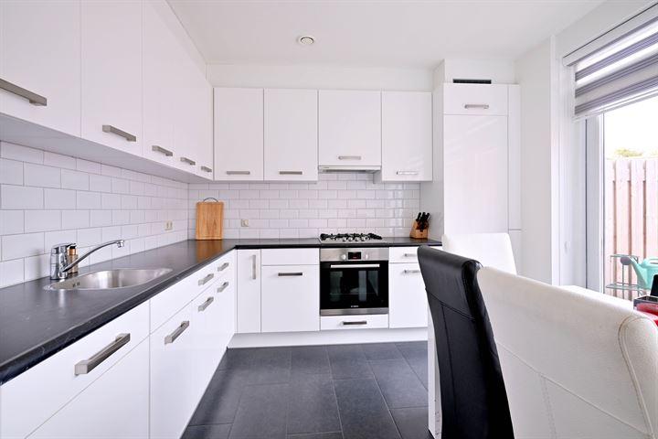 Tussenwoning te koop: Leeghwaterlaan 8, Deventer