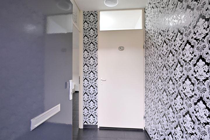 Tussenwoning te koop: Leeghwaterlaan 8, Deventer