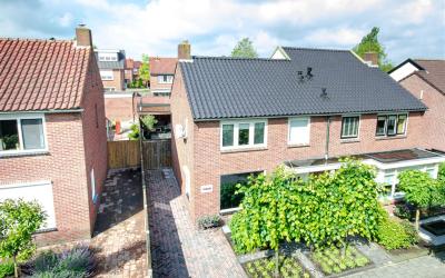 Graaf Adolf. 8