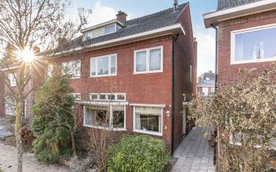 Niasstraat 8
