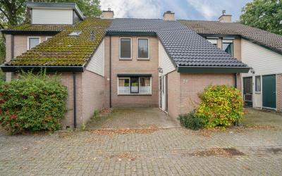 Keurslanden 24