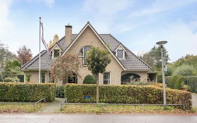 Helmerzijde. 2
