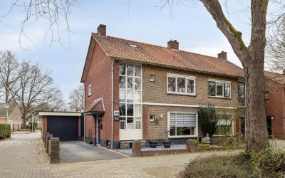 Achterhoeks. 273
