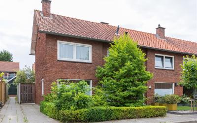 Meeuwenstra. 24