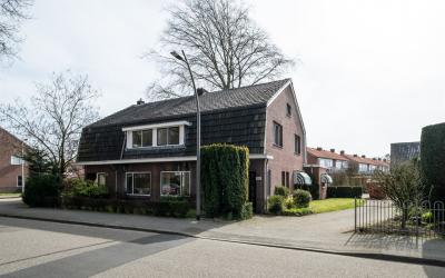 Pastoor van. 33