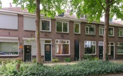Parallelweg 180
