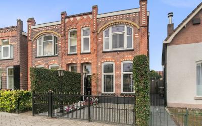 Ambtstraat 127