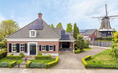 Dorpsstraat 23
