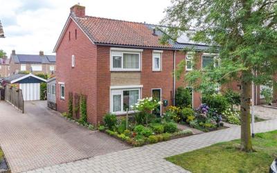 Karel Doorm. 10