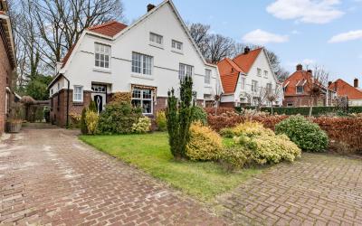 Burg van de. 17