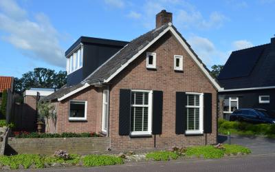 Achter het. 2